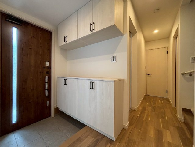 一宮市野口新築戸建ての玄関|玄関ホール