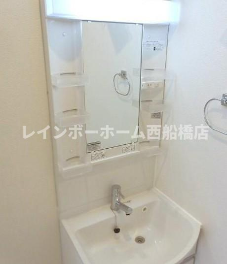 シャイン・グローヴの洗面所