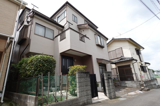 上松原3階建戸建の外観