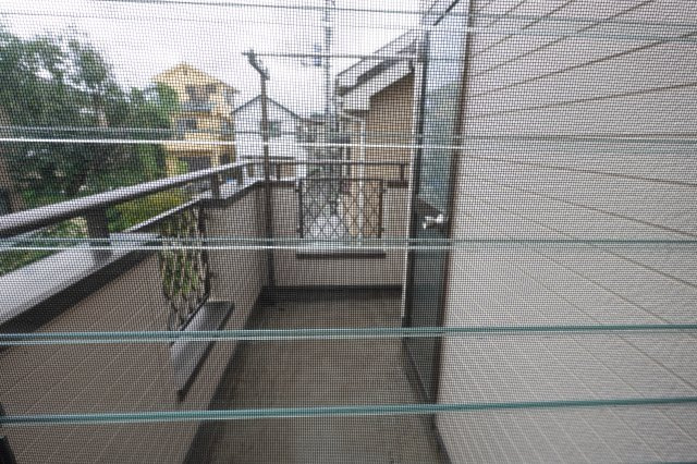 上松原3階建戸建のバルコニー