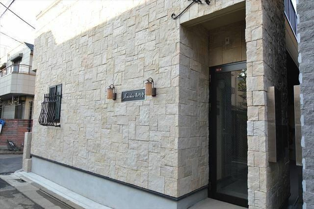 ジョンシェ高円寺のエントランス
