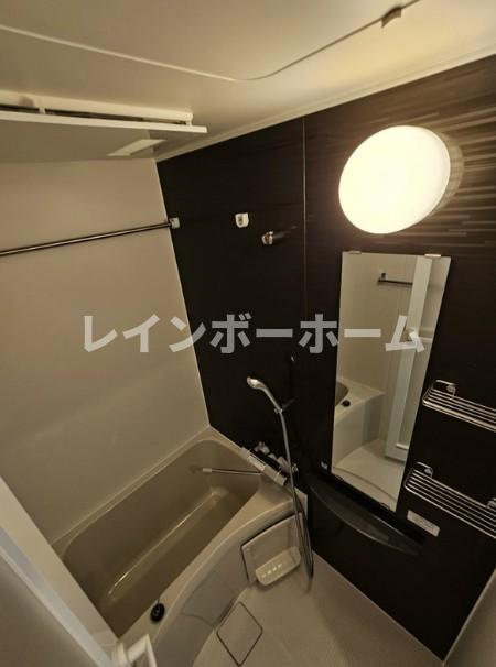 ヴィラ原木中山の浴室