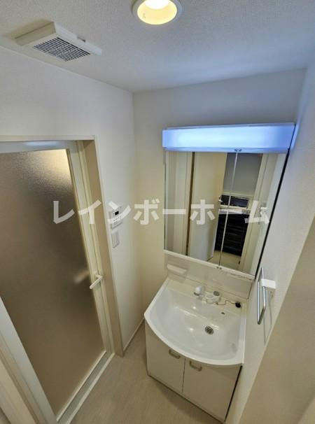 ヴィラ原木中山の独立洗面台