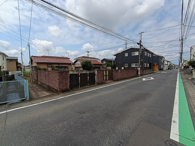 高崎市貝沢町　売地の前面道路含む現地写真