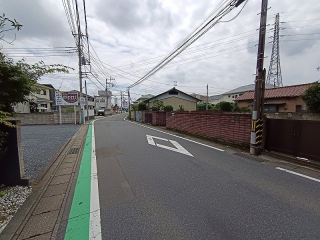 高崎市貝沢町　売地の前面道路含む現地写真