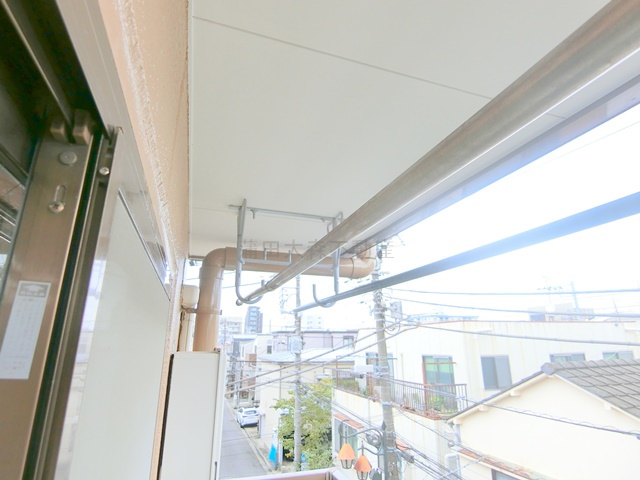 メゾン・レスポワール 　中央の設備|物干し金具