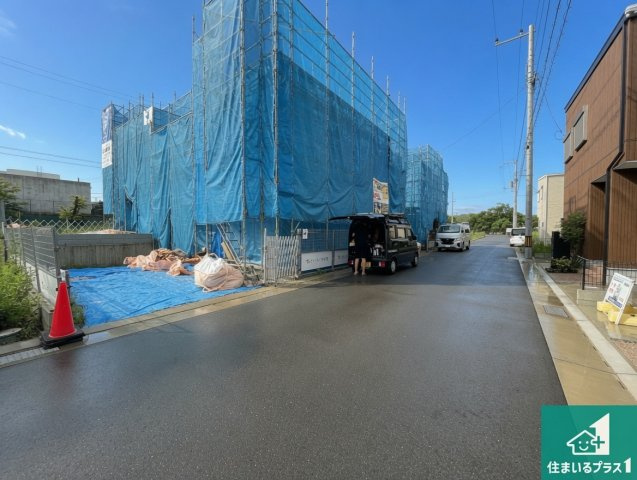 川西市清和台東　第6期　新築一戸建ての前面道路含む現地写真|周辺は落ち着いた街並みの住宅地！子育てがしやすい住環境です！まだ未完成ですが、現地でしかわからない事もございます。是非一度ご覧ください。