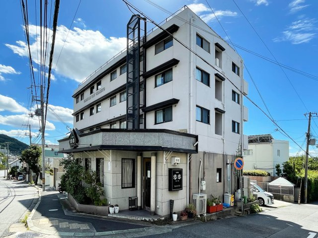コム・ル・ヴァン岡本