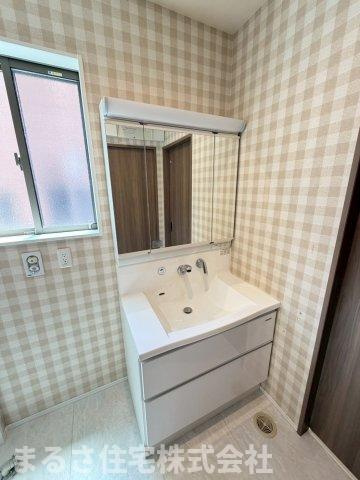 東宮1丁目　中古戸建の独立洗面台
