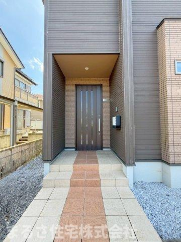 東宮1丁目　中古戸建の玄関