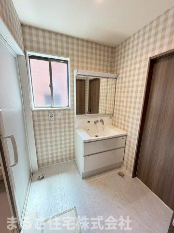 東宮1丁目　中古戸建の独立洗面台