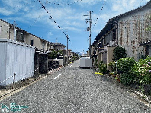 小山上初音町「京町家」中古戸建の前面道路含む現地写真