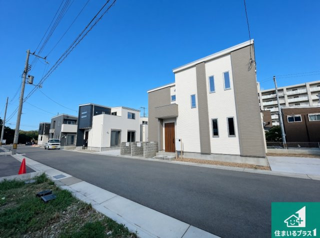 川西市清和台東　第6期　新築一戸建ての前面道路含む現地写真|周辺は落ち着いた街並みの住宅地！子育てがしやすい住環境です！まだ未完成ですが、現地でしかわからない事もございます。是非一度ご覧ください。