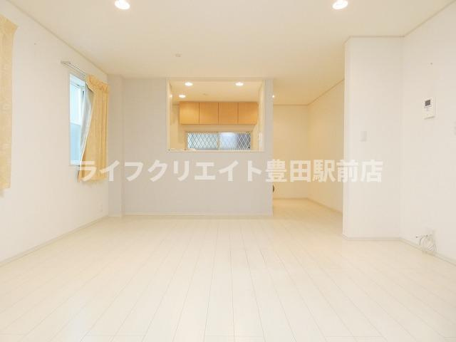 神明一戸建貸家の居間・リビング