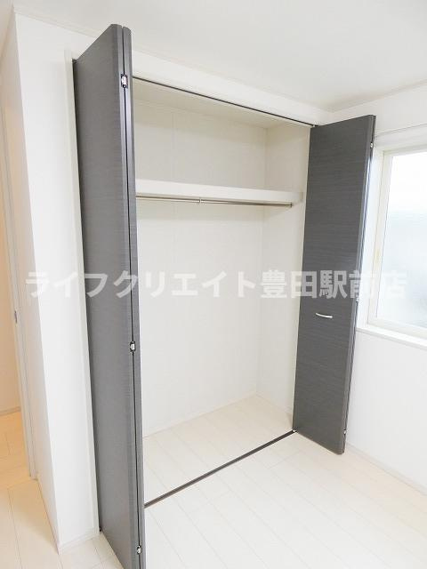 神明一戸建貸家の収納