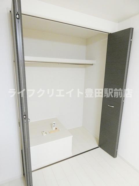 神明一戸建貸家の収納