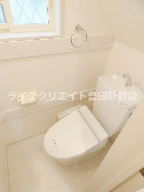 神明一戸建貸家のトイレ