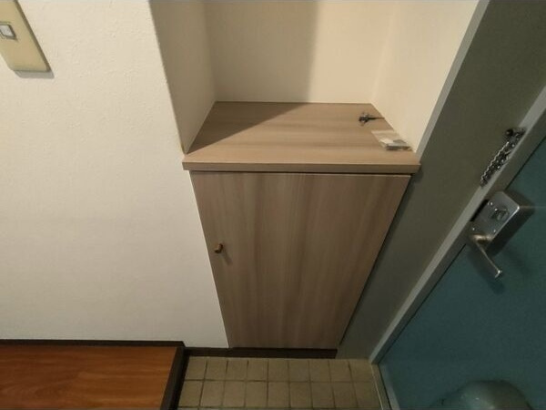 サンセイコートの玄関