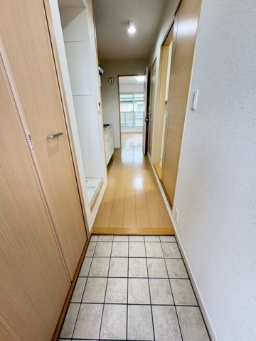グランソレイユ楠葉Ⅱの玄関|ゆったりとした玄関です