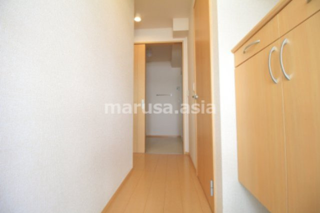 D-room加納A棟の玄関