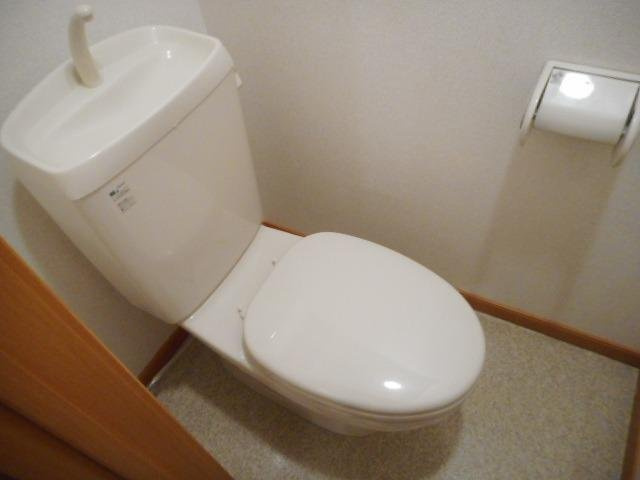 ドゥーソレールⅠのトイレ|清潔感のあるトイレです