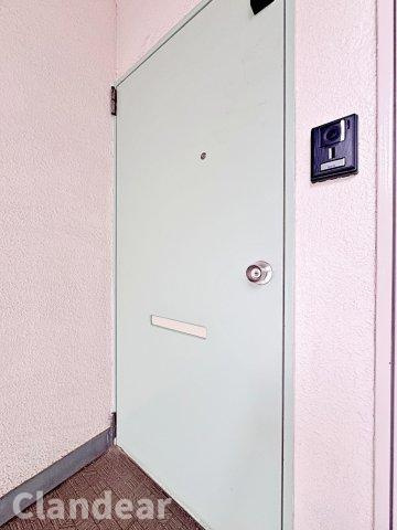 グリーンパーク第7綾瀬の玄関|ドキドキの新生活も、安心してスタート。ぴったりの住まいを見つけませんか？クランディアが一緒に住まい選びをサポートします‼　まずは、お気軽にお問合せください　＃クランディア