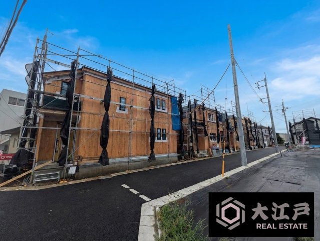 練馬区大泉町１丁目全10棟新築戸建　長期優良認定住宅の前面道路含む現地写真