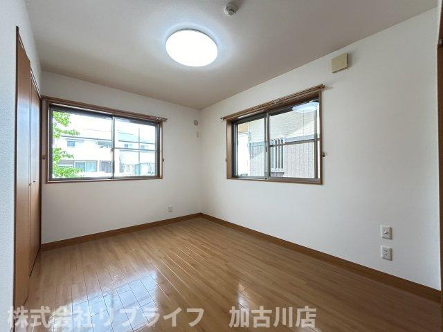 ファミーユ溝之口の洋室