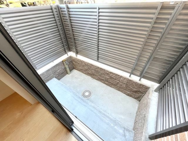 トゥモローランドの庭