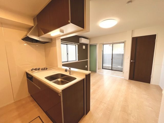 トゥモローランドの居間・リビング