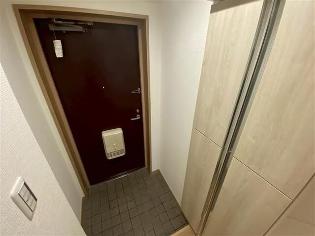 クロスローズ氷川の玄関