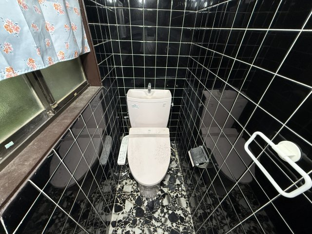 あやめ池戸建のトイレ