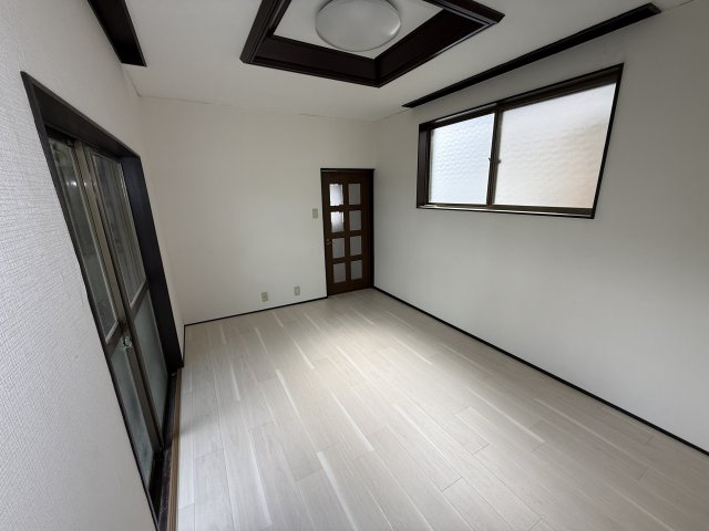 あやめ池戸建の居間・リビング