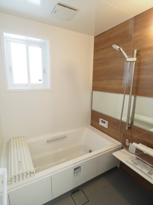 【浴室】 | パパまる　成川　１号棟 | ★内覧予約でブランド米2kg★