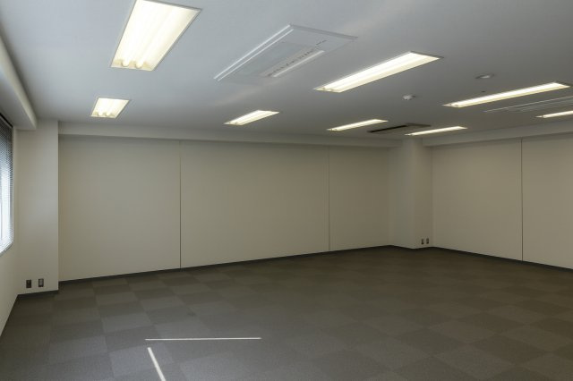 玉屋ビルの洋室