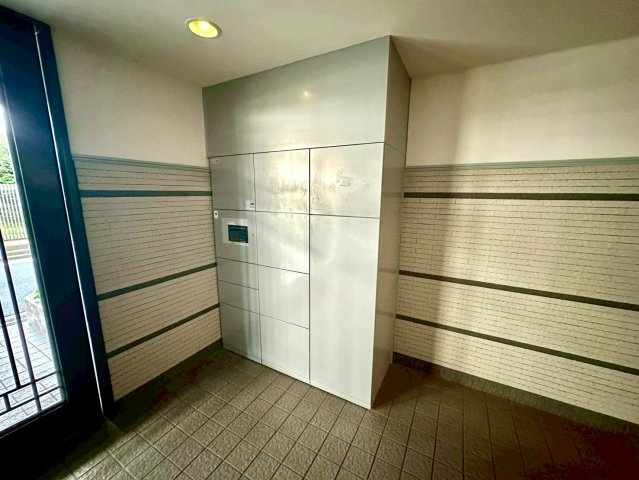 綱島東パークホームズ2番館の設備|ネットショッピングを快適に楽しめる宅配BOX完備。