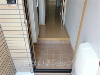 ヴィラ・フィールドの玄関|大型シューズボックス