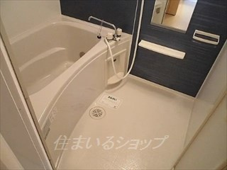 ヴィラ・フィールドの浴室|追い焚き・浴室暖房乾燥機あり