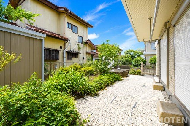 小倉台5丁目貸家の庭|物件、駅でお待ち合わせでのご案内歓迎！