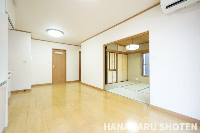 小倉台5丁目貸家の居間・リビング|物件、駅でお待ち合わせでのご案内歓迎！