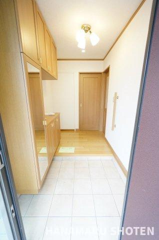 小倉台5丁目貸家の玄関|物件、駅でお待ち合わせでのご案内歓迎！