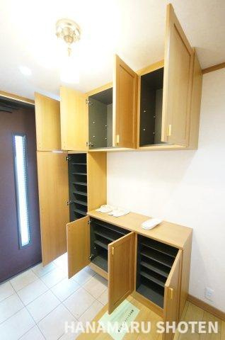 小倉台5丁目貸家の玄関|物件、駅でお待ち合わせでのご案内歓迎！