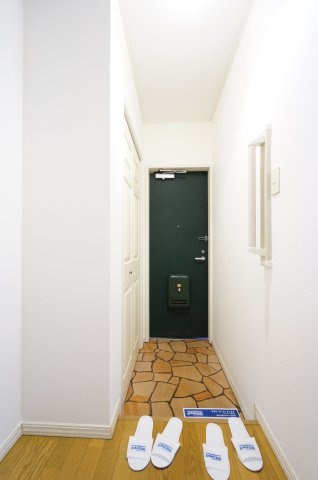 パセオ青葉の森参番館の玄関|ご見学・ご契約時の送迎可能！
