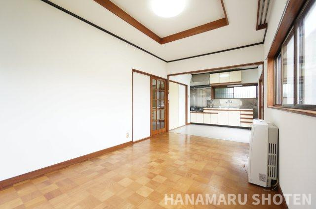 朝日ヶ丘1丁目貸家の居間・リビング|物件、駅でお待ち合わせでのご案内歓迎！