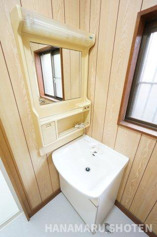 朝日ヶ丘1丁目貸家の独立洗面台|物件、駅でお待ち合わせでのご案内歓迎！