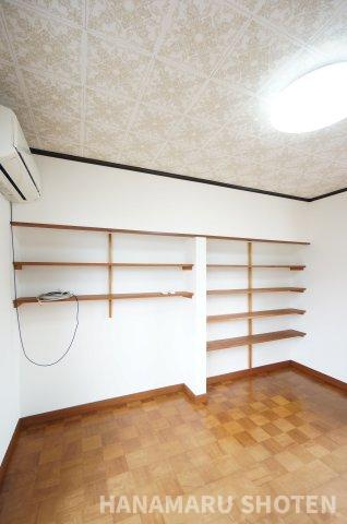 朝日ヶ丘1丁目貸家の洋室|物件、駅でお待ち合わせでのご案内歓迎！