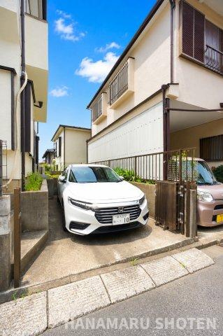 朝日ヶ丘1丁目貸家の駐車場|物件、駅でお待ち合わせでのご案内歓迎！