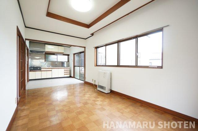 朝日ヶ丘1丁目貸家の居間・リビング|物件、駅でお待ち合わせでのご案内歓迎！