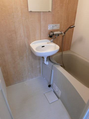 ハイツ白洲の浴室|他のお部屋の参考写真となります。