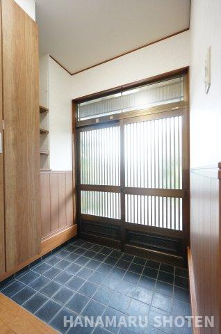 八千代市勝田台二丁目戸建ての玄関|物件、駅でお待ち合わせでのご案内歓迎！